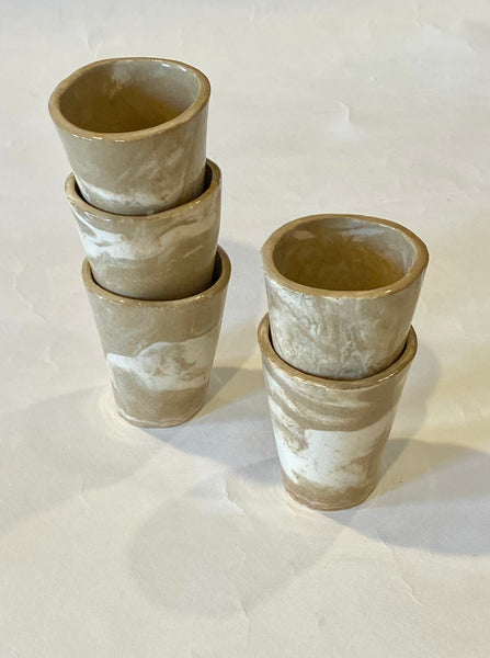 Set of marbled ceramic cups