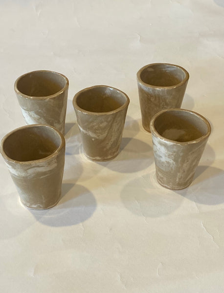 Set of marbled ceramic cups